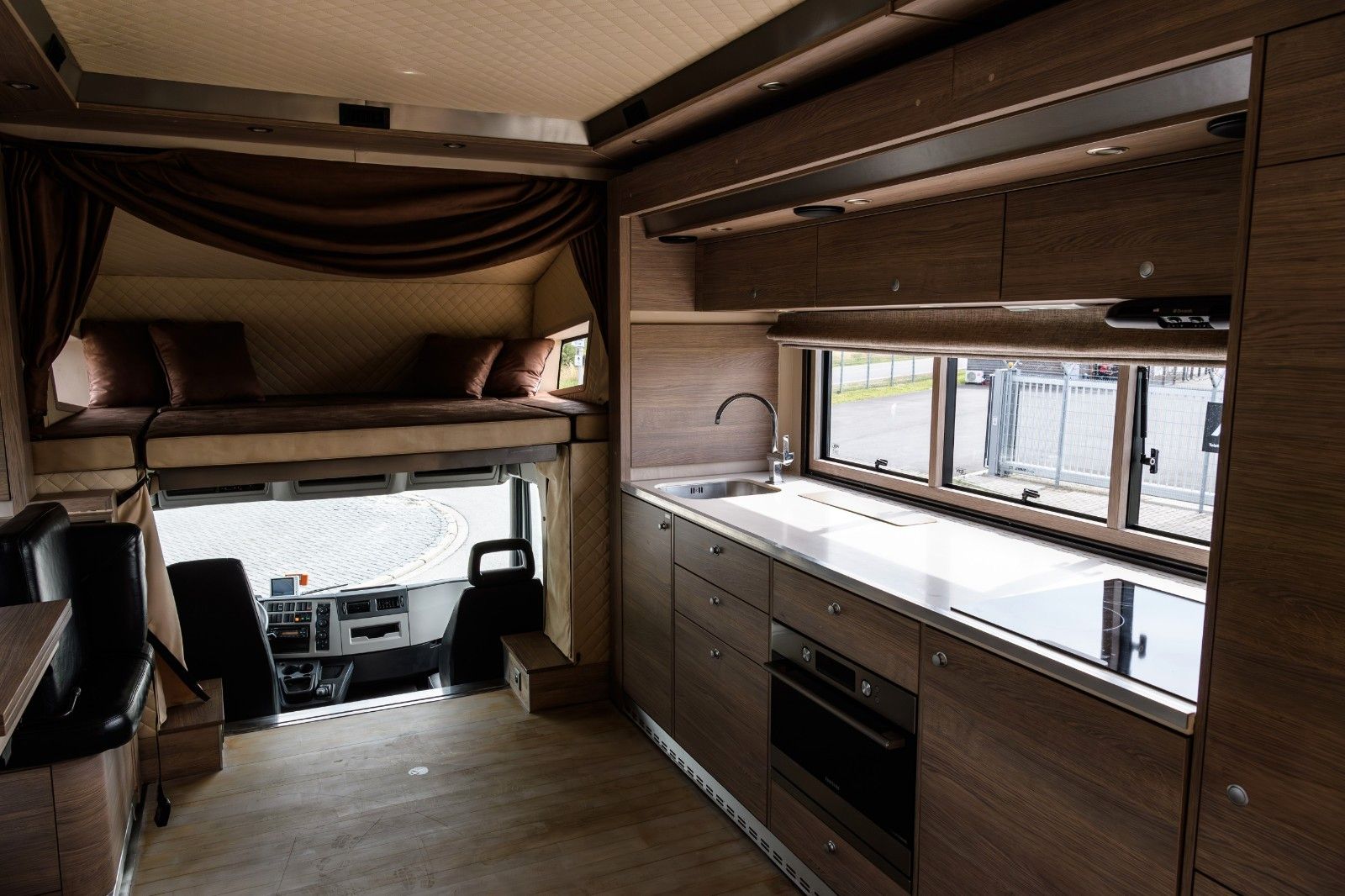 Fahrzeugabbildung Andere Volvo FL 290 Wohnmobil STX Aufbau 2 x Pop Out