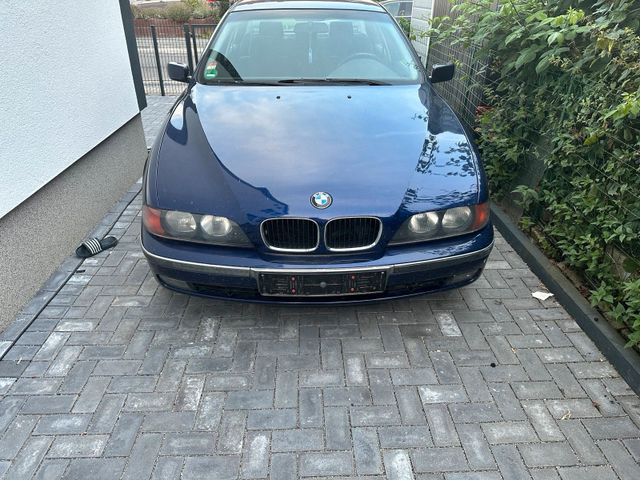 BMW 523i  Automatik