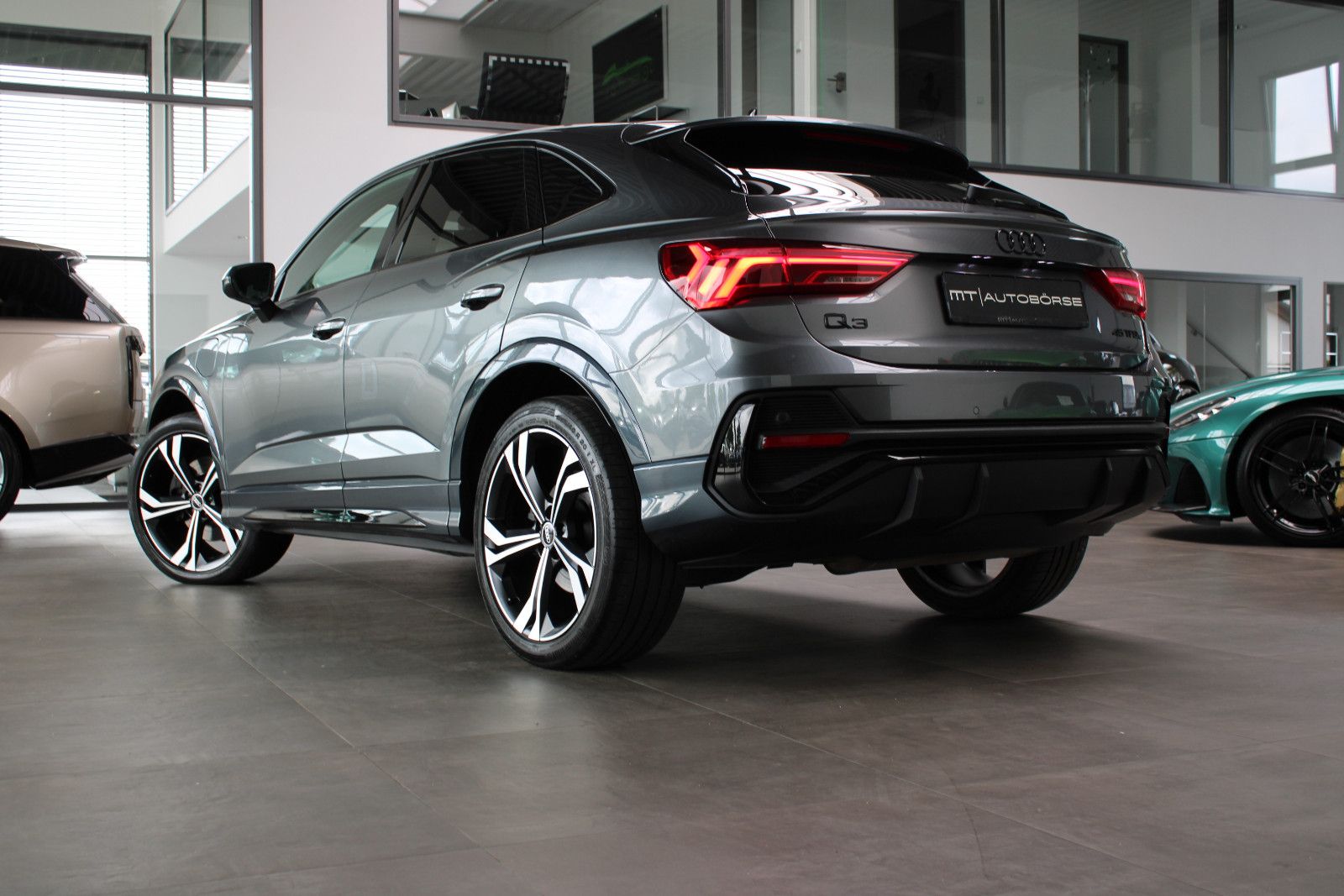 Audi Q3 SPORTBACK 45 TFSIe S LINE/AHK/ACC/MATRIX/20" foto 5