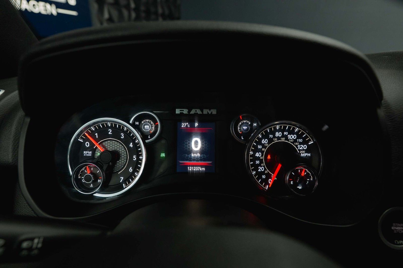 Fahrzeugabbildung Dodge RAM 5.7 V8 HEMI 4x4 OFFROAD Night Limited 19%