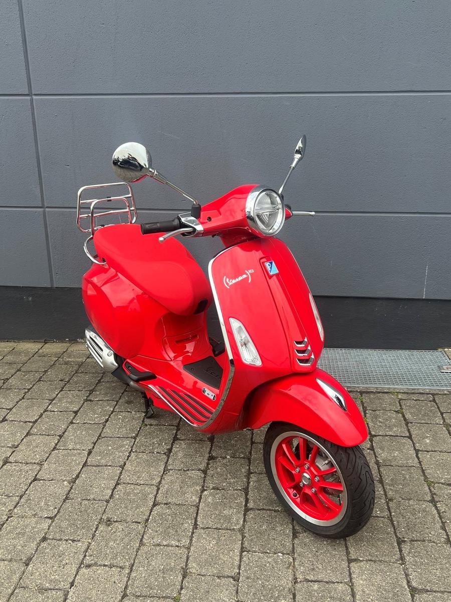 Vespa Primavera 50 RED inkl. Seitenständer &