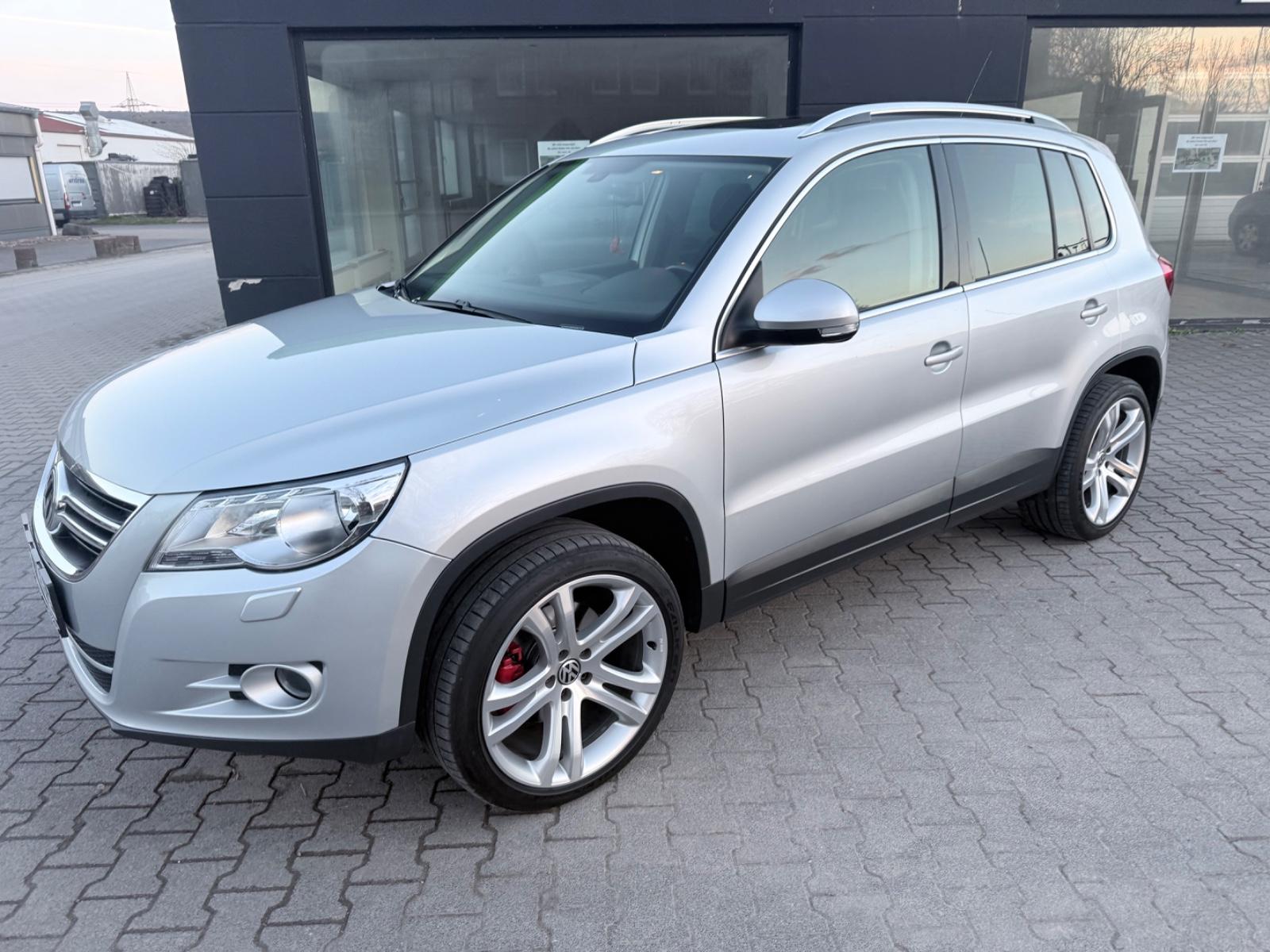 Volkswagen Tiguan*Sport & Style*4Motion*19"AHK*Panorama*
