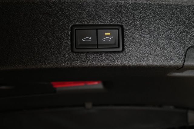 Volkswagen Touareg 3.0TDI 4Motion AHK StdHz Luft Keyless  L