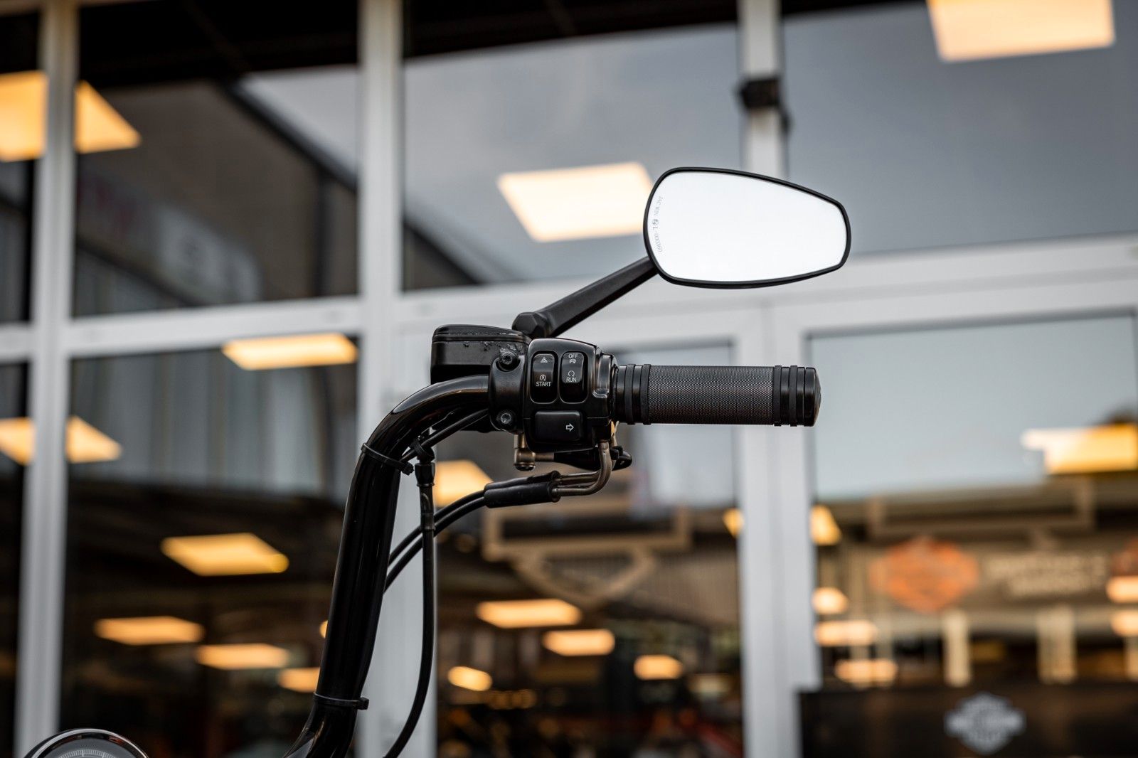 Fahrzeugabbildung Harley-Davidson FXS Softail Blackline - Jekill&Hyde-Custom Umbau