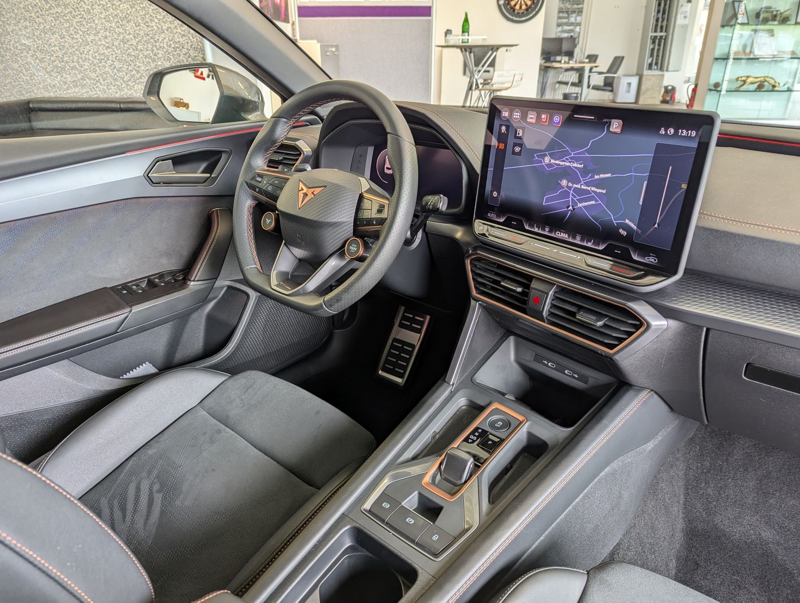 CUPRA Leon 1.5 eTSI Dynamic Edge-Paket Assist-XL Memor - Image 11