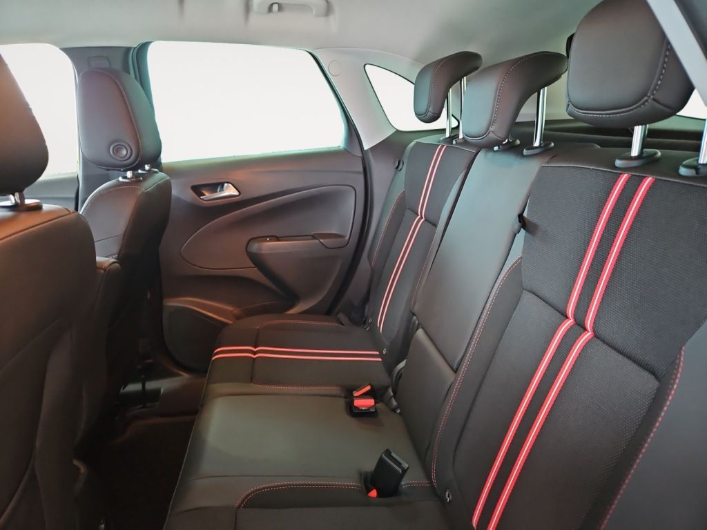 Fahrzeugabbildung Opel Crossland 1.2 GS Line IntelliGrip u. Sitzheizung