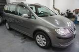 Volkswagen Touran! Klima! 7-Sitze! Ahk! Tüv 07/2027!ZR gew, - Volkswagen Touran mit Benzin-Antrieb: Kleinbus, 2.0