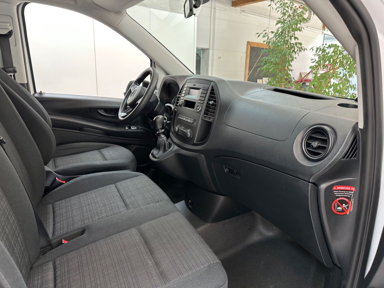 Fahrzeugabbildung Mercedes-Benz Vito Mixto 111 CDI FWD *extralang*PDC