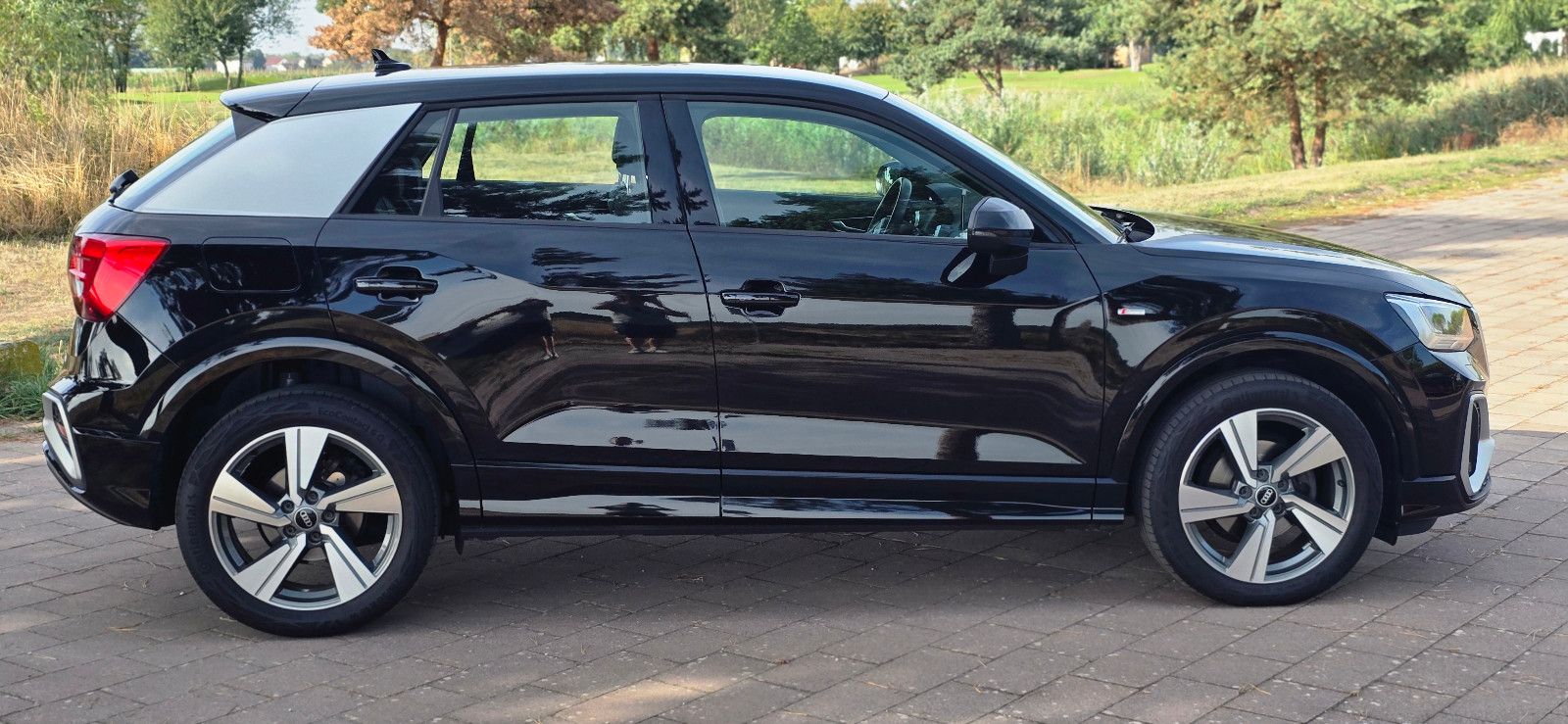 Audi Q2 30 TDI S-Line LED KAM LEDER PDC SHZ 1HAND GRA imagem 3