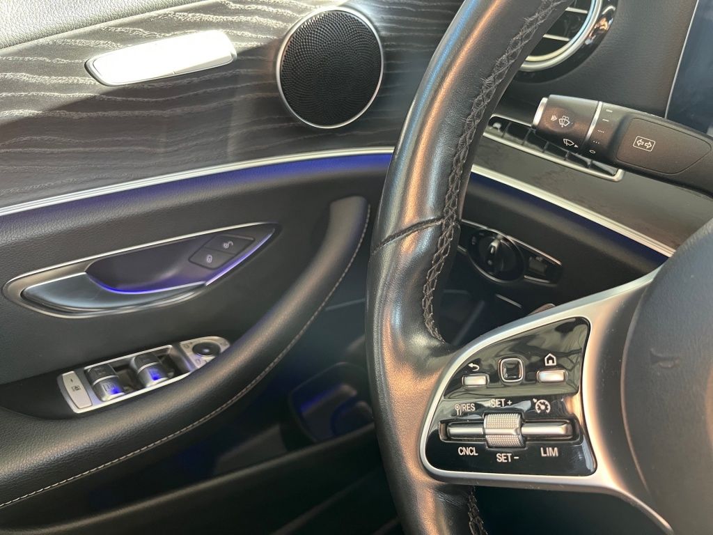 Fahrzeugabbildung Mercedes-Benz E 220 d Avantg. Totwi. Comand LED Widescreen