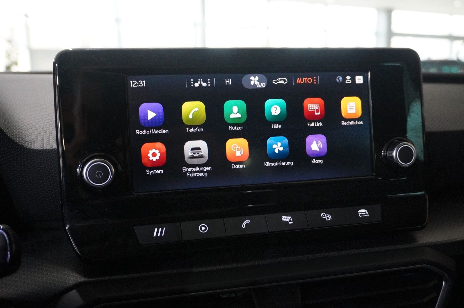 Fahrzeugabbildung SEAT Leon ST 1.0 E-TSI STYLE DSG NAVI/LED/KAMERA/DAB+