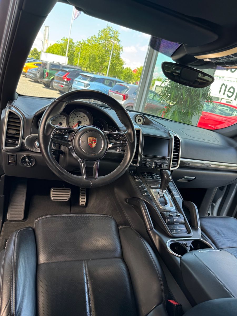 Fahrzeugabbildung Porsche Cayenne S Porsche Scheckheft