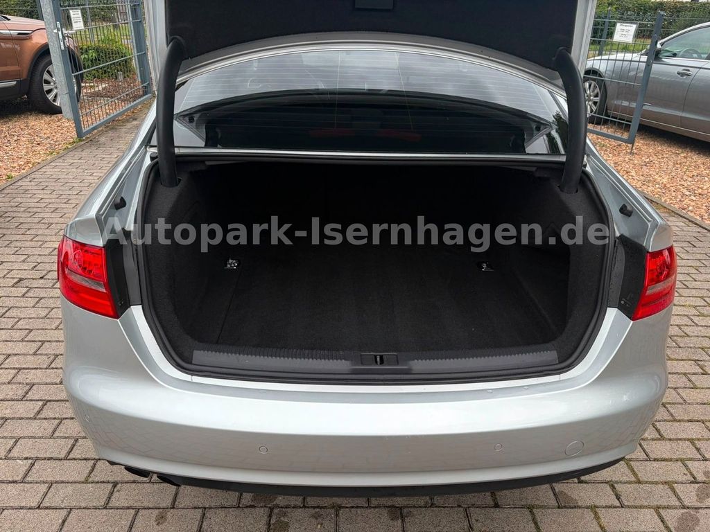AUDI A4 2.0 TDI Ambiente Autom*Keyless*RFK*Leder*SDac AUDI A4 2.0 TDI Ambiente Autom*Keyless*RFK*Leder*SDac