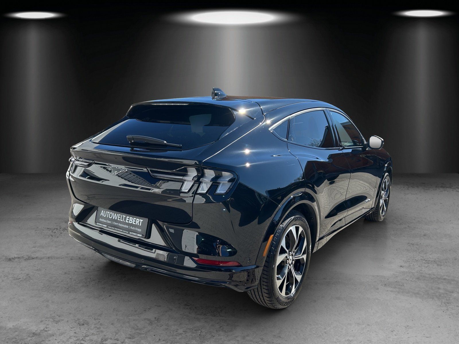 Fahrzeugabbildung Ford Mustang MACH-E AWD Ext.Range Aut./LED/ACC/360°/
