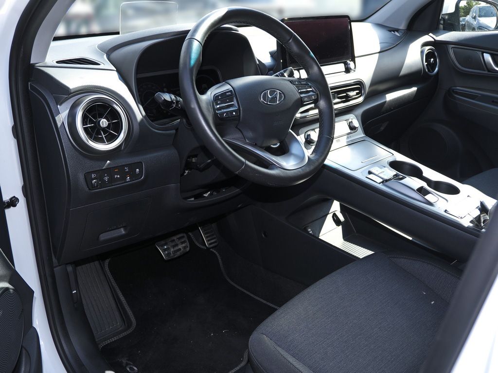 Fahrzeugabbildung Hyundai KONA TREND ELEKTRO 2WD SHZ LHZ HUD NAVI KAMERA