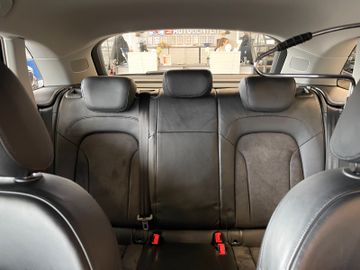 Audi Q3 2.0 TDI quattro *BI-XENON*APS*NAVI*AHK*LED*