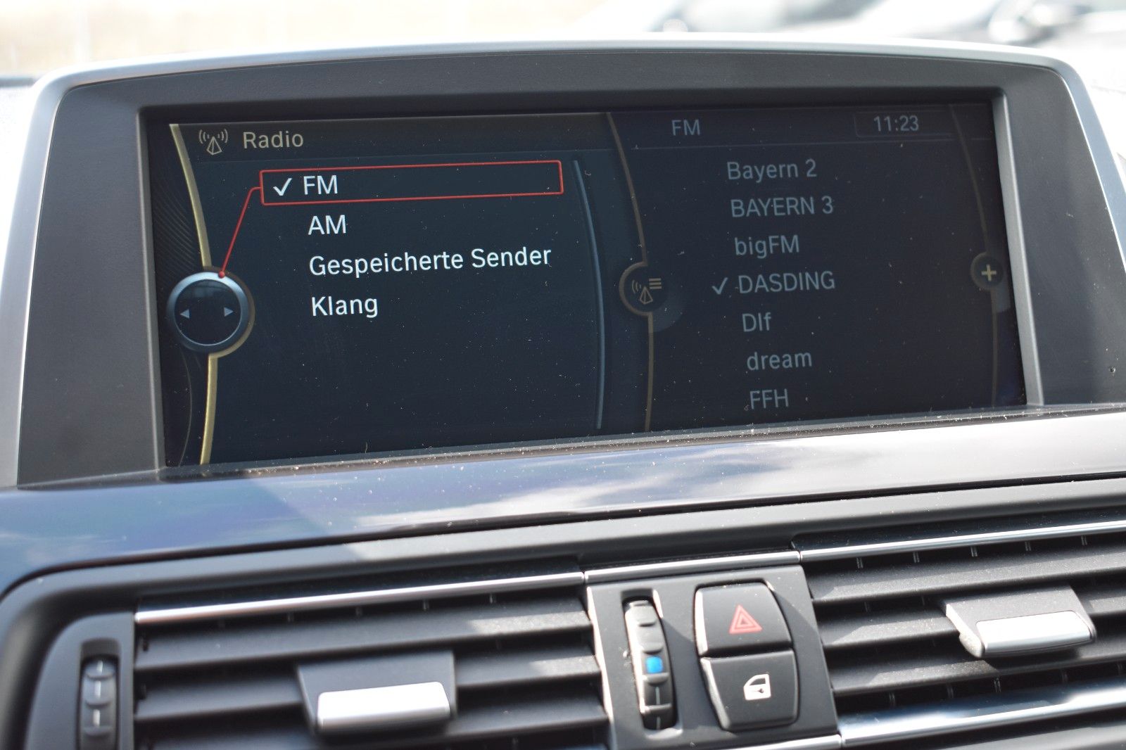 Fahrzeugabbildung BMW 640 i Coupe Schwarz Schwarz