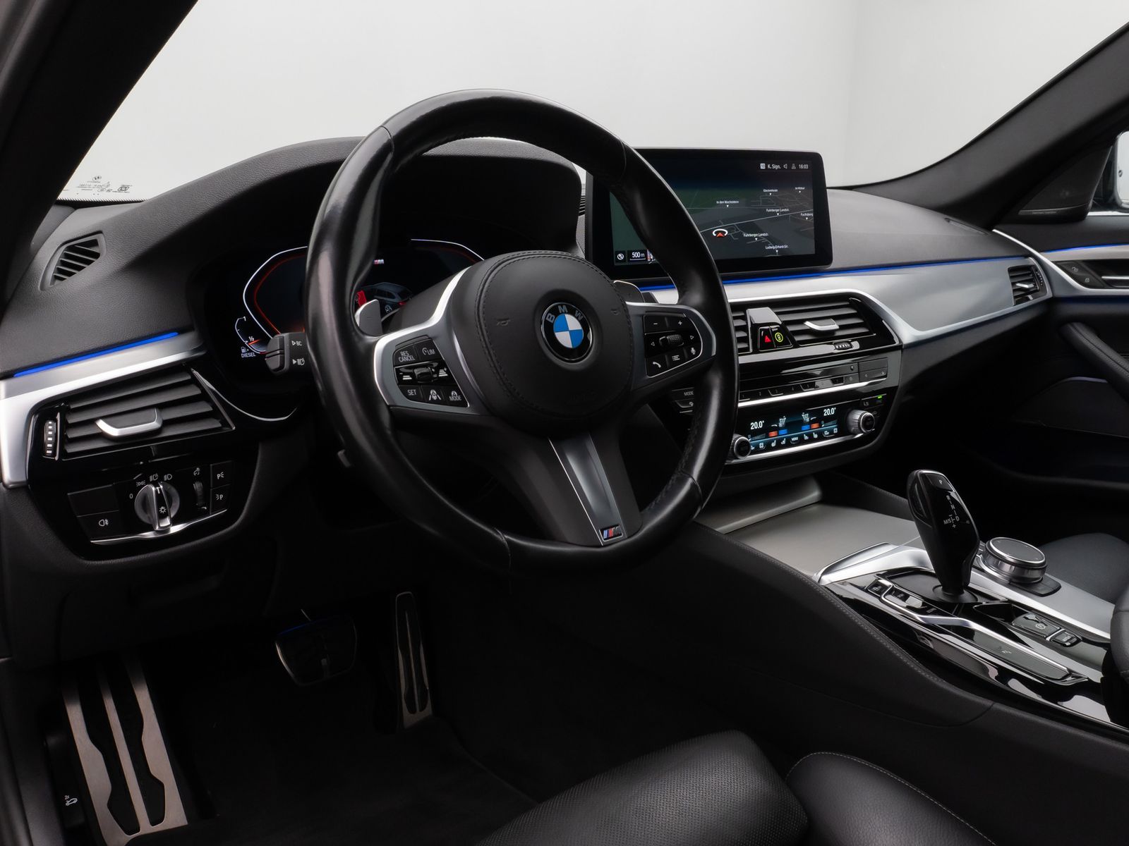 Fahrzeugabbildung BMW 540d xD M Sport Kamera HUD DAB H/K 4xKlima AHK