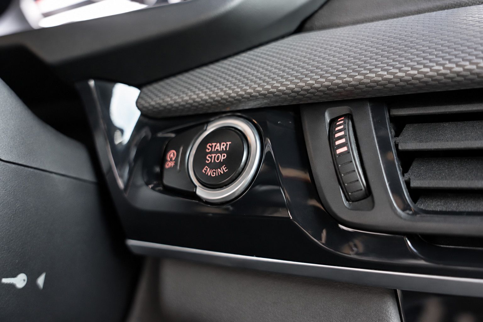Fahrzeugabbildung BMW X5 xDrive 30d *M-Paket*HUD*Memory*Rückfahrkamera