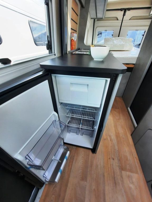 Fahrzeug Übersicht 14 Fahrzeugabbildung Crosscamp ELMNT 6.0 DS Verfüg./Sparen Sie 1.299,- €