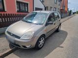 Ford Schones Auto zu verkaufen - Ford Fiesta aus 2003 mit Diesel-Antrieb