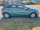 Mercedes-Benz A 200 CDI - AHK - Mercedes-Benz A 200 aus 2013 mit Diesel-Antrieb: Limousine