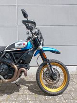 Ducati SCRAMBLER DESERT SLED **MIT ZUBEHÖR** - DUCATI DE