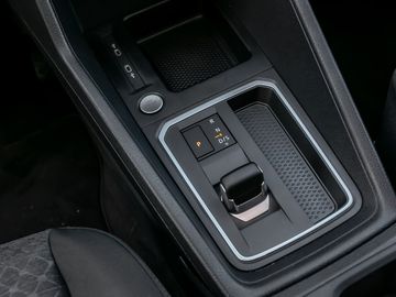 Ford Tourneo Connect 2.0 Titanium Kamera Navi ACC