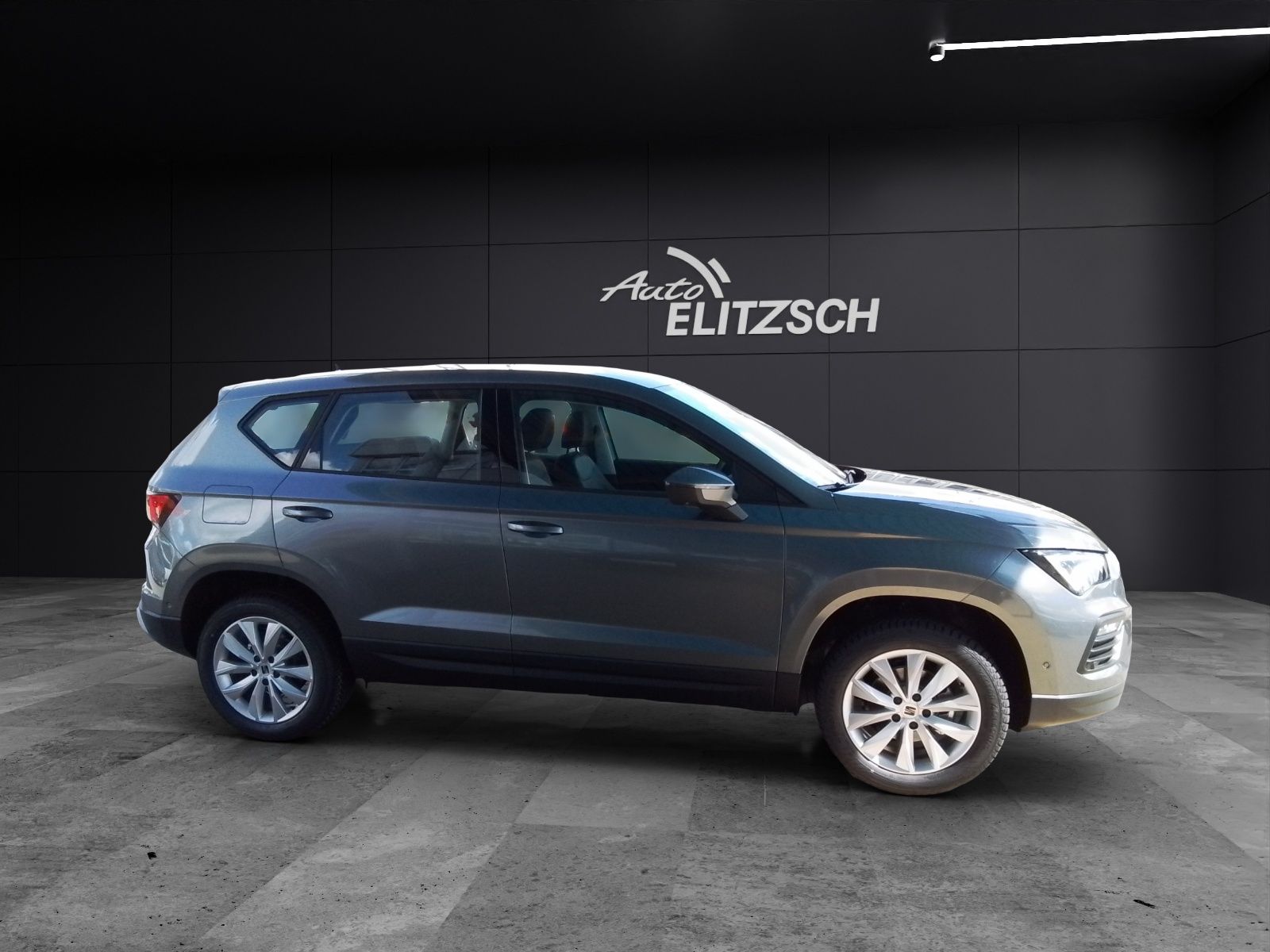 Fahrzeugabbildung SEAT Ateca TSI Style LED Navi ACC RFK SH App LM