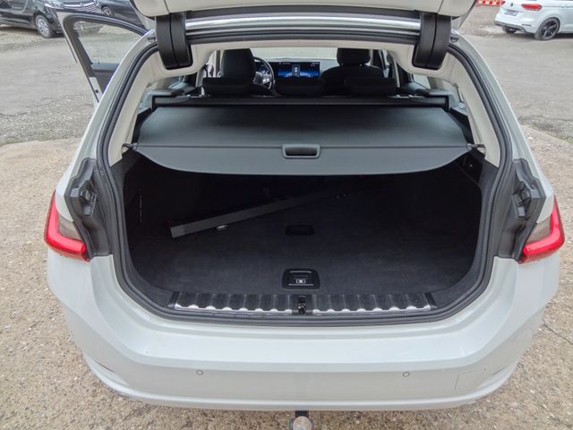 Fahrzeugabbildung BMW 318d/1.Hd/Curved/Navi/AHK/150PS/LED/115TKM/