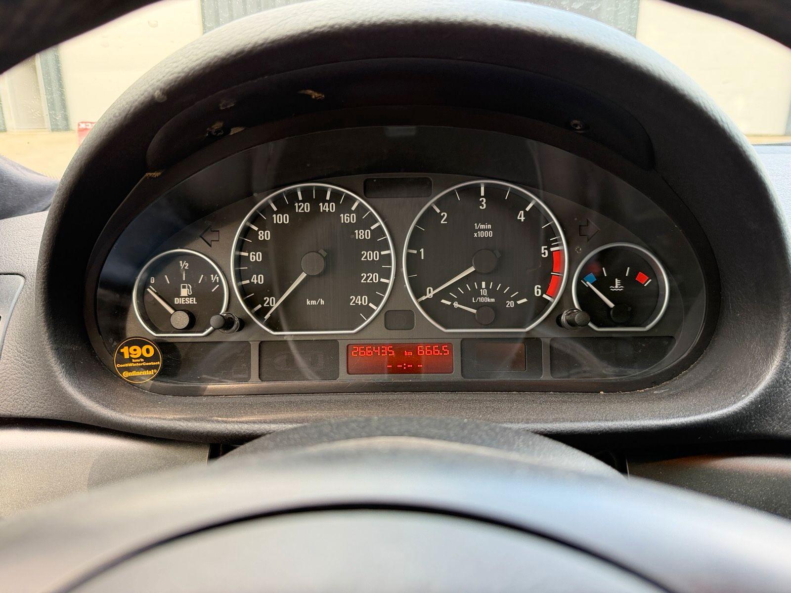 BMW 320 2004 — photo 9