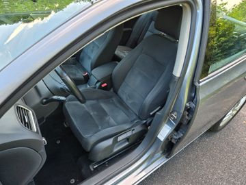 Volkswagen Golf - 10