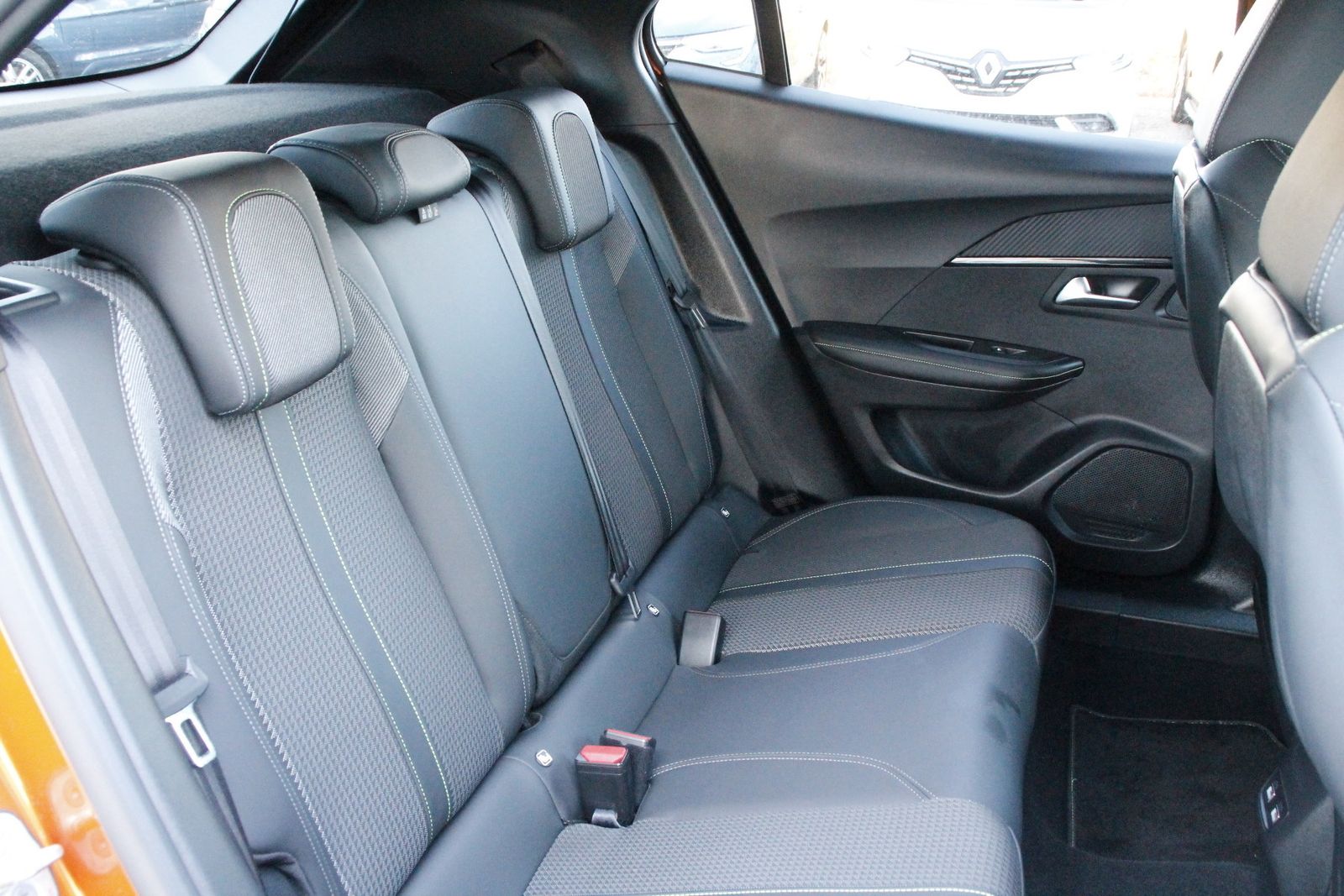 Fahrzeugabbildung Peugeot 2008 (P1) GT PureTech