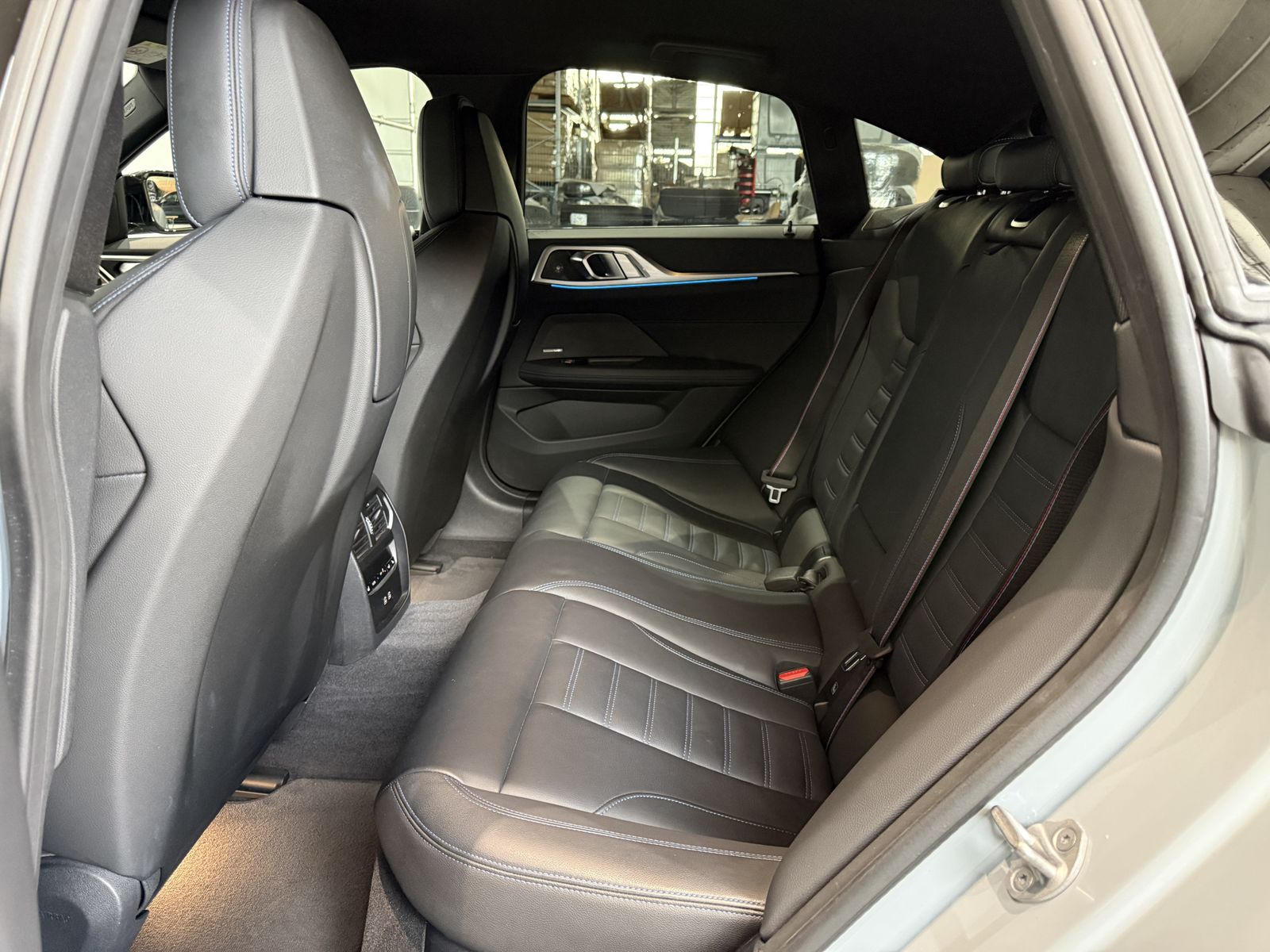 Fahrzeugabbildung BMW i4 M50 Komfortzugang ~ Laserlicht ~ HK Surround