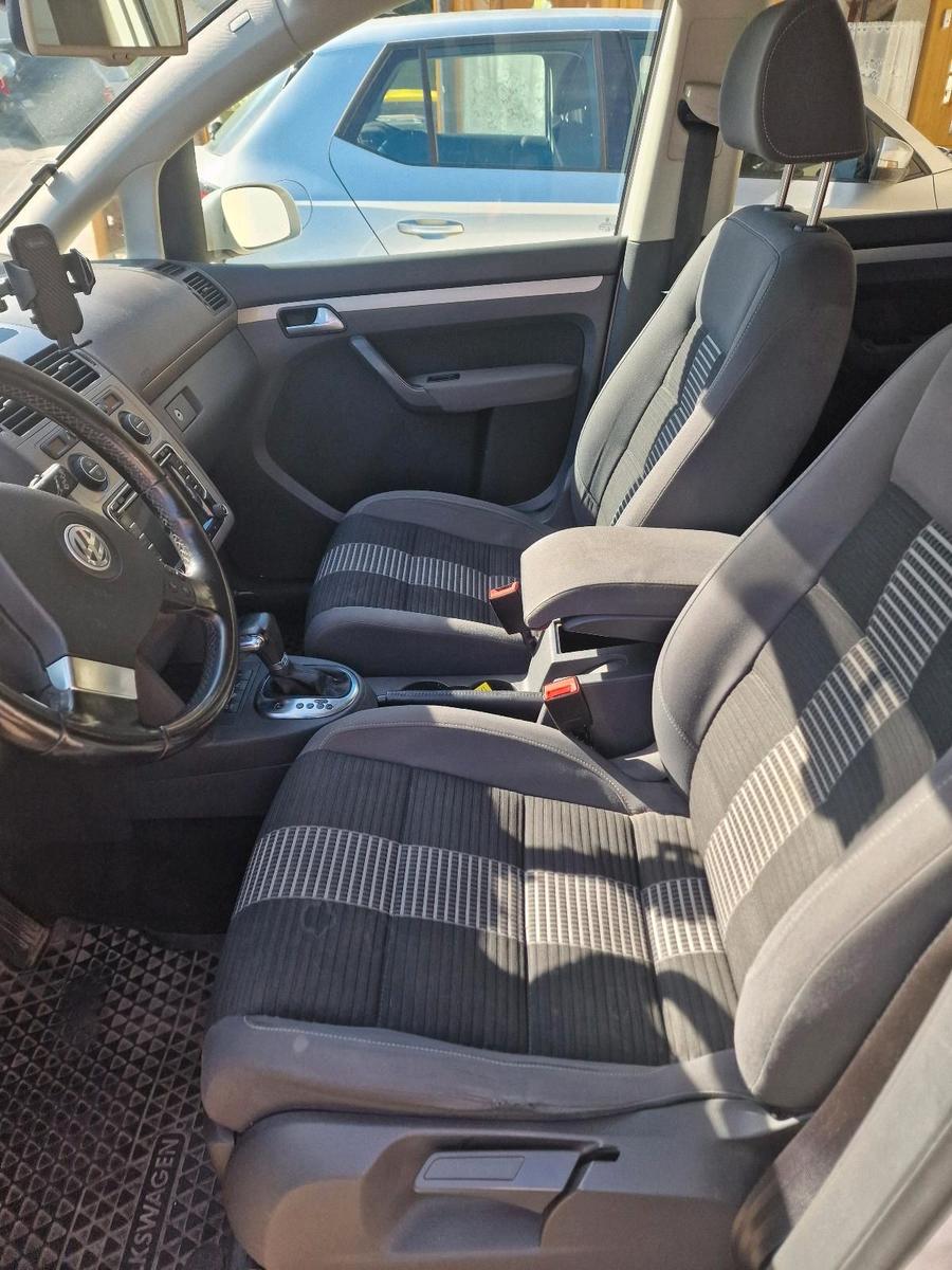 Volkswagen Touran 2009 — photo 13