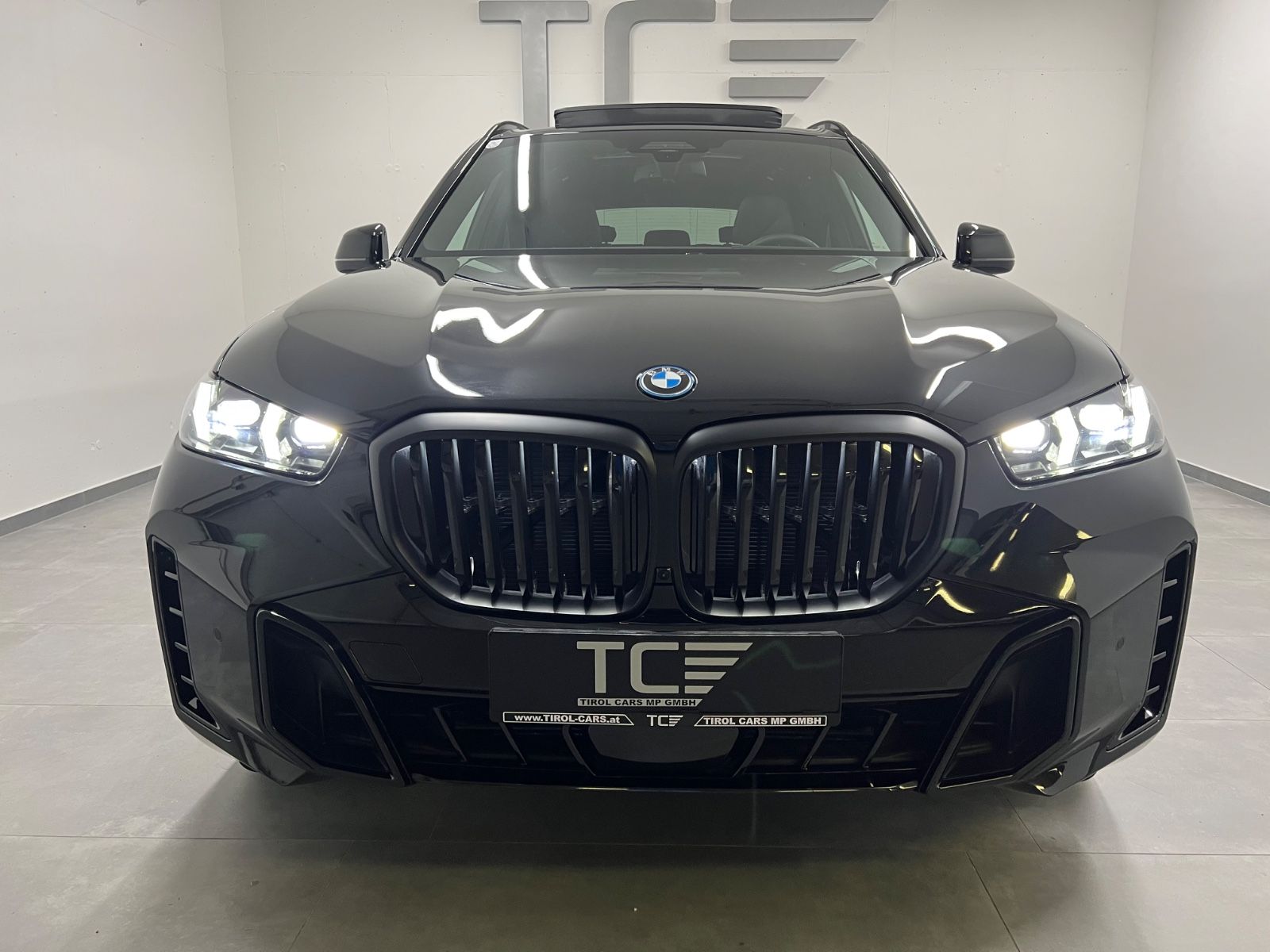 BMW X5 50e xDrive M Sport, Sky Lounge, Integral, VOL imagem 2