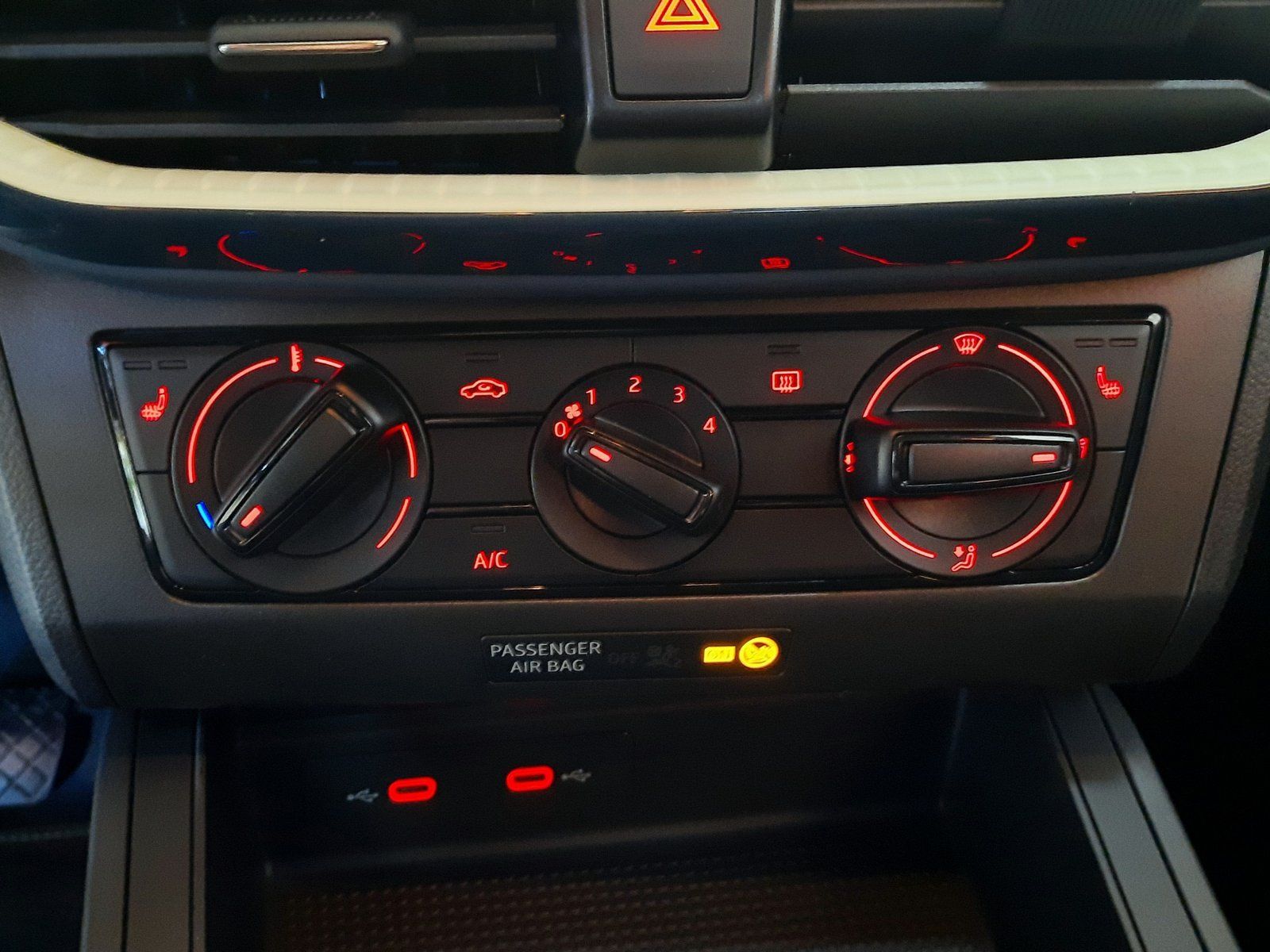 Fahrzeugabbildung SEAT Arona Facelift Style TSI*LED*Sitzhzg*PDC*ACC*APP