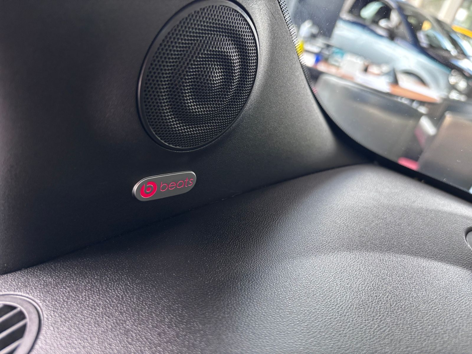 Fahrzeugabbildung Abarth 695 C   BEATS NAVI 17"