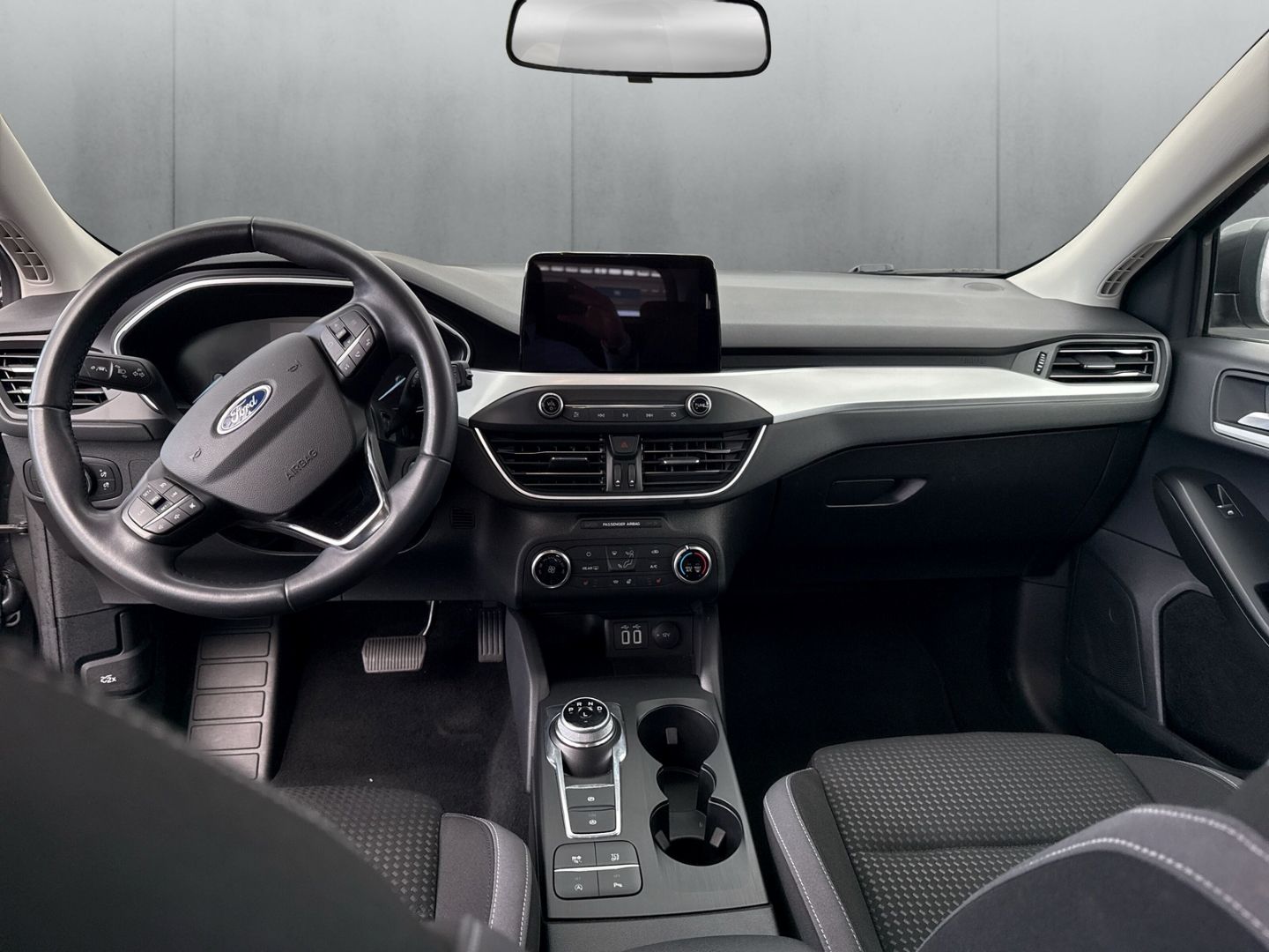 Fahrzeugabbildung Ford Focus Turnier Cool & Connect Winterpaket AHK sch