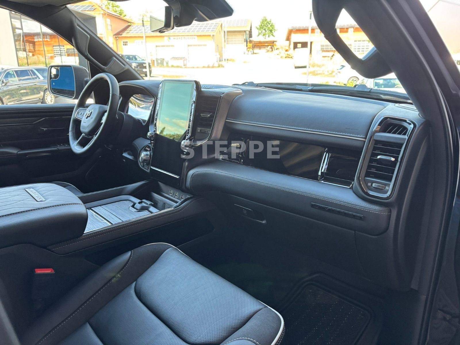 Dodge 2026 RAM 1500 Limited Night 5,7LV8 MultiTailgate