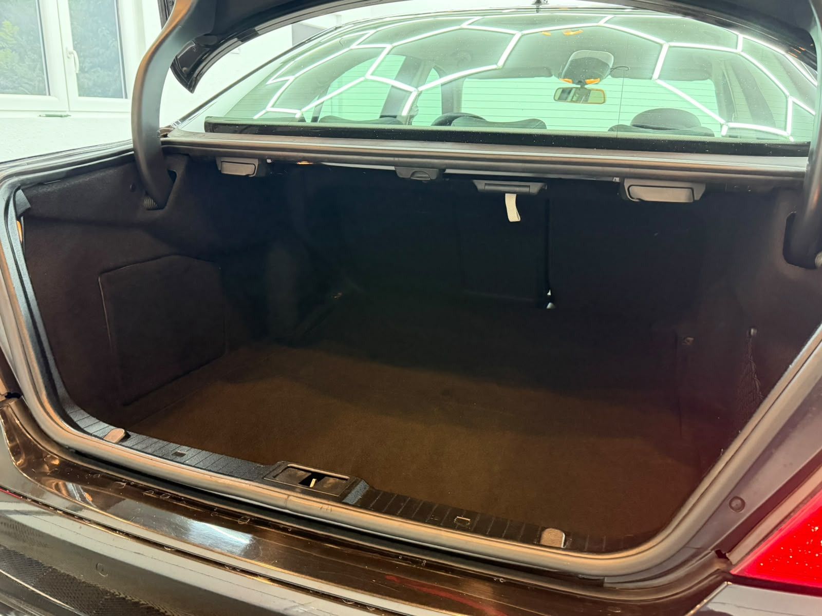 Fahrzeugabbildung Mercedes-Benz E 200 CDI Limousine LEDER/SHZG/TÜV 04.28/