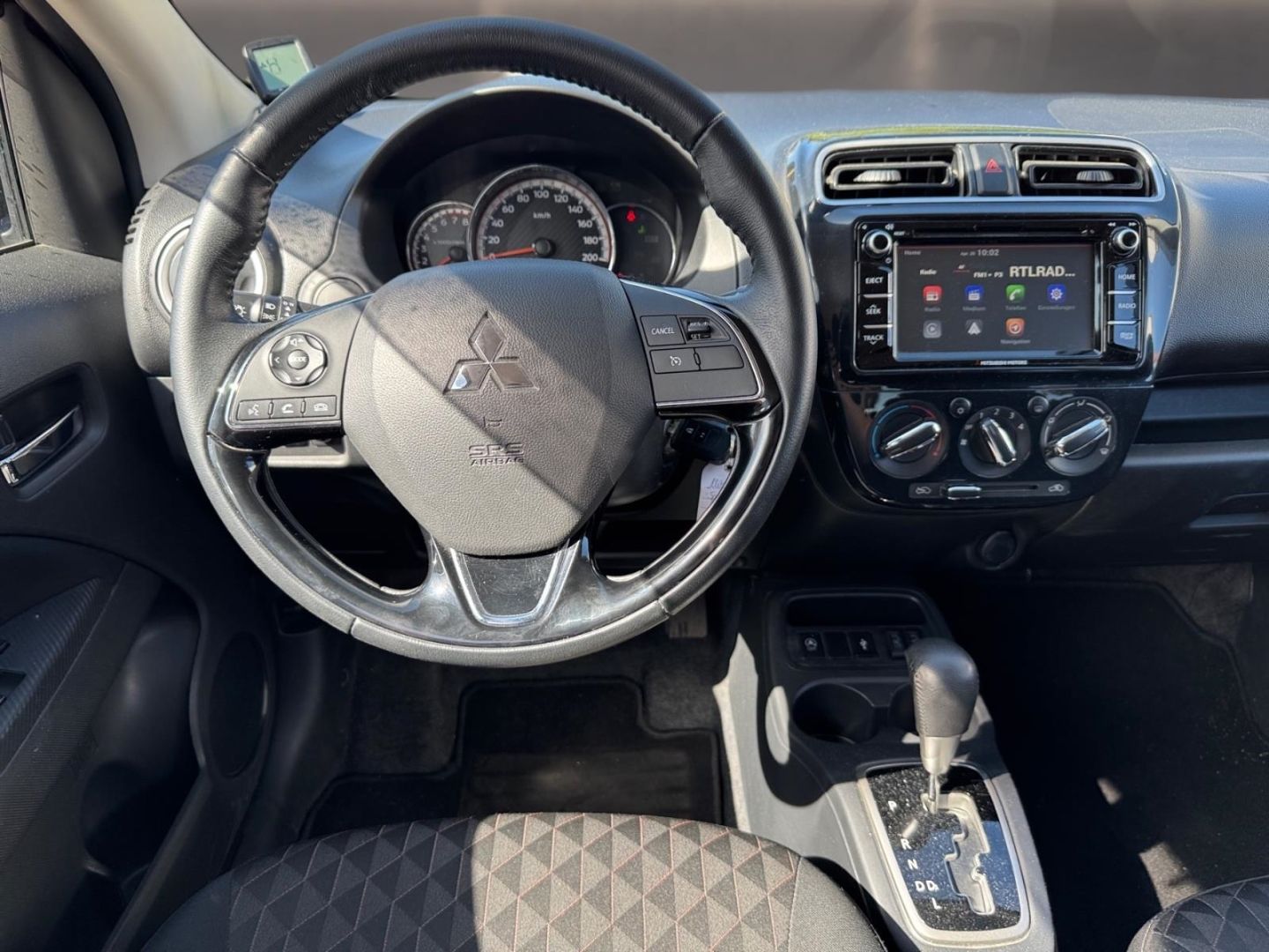 Fahrzeugabbildung Mitsubishi Space Star Top LED Automatik Apple CarPlay Klima