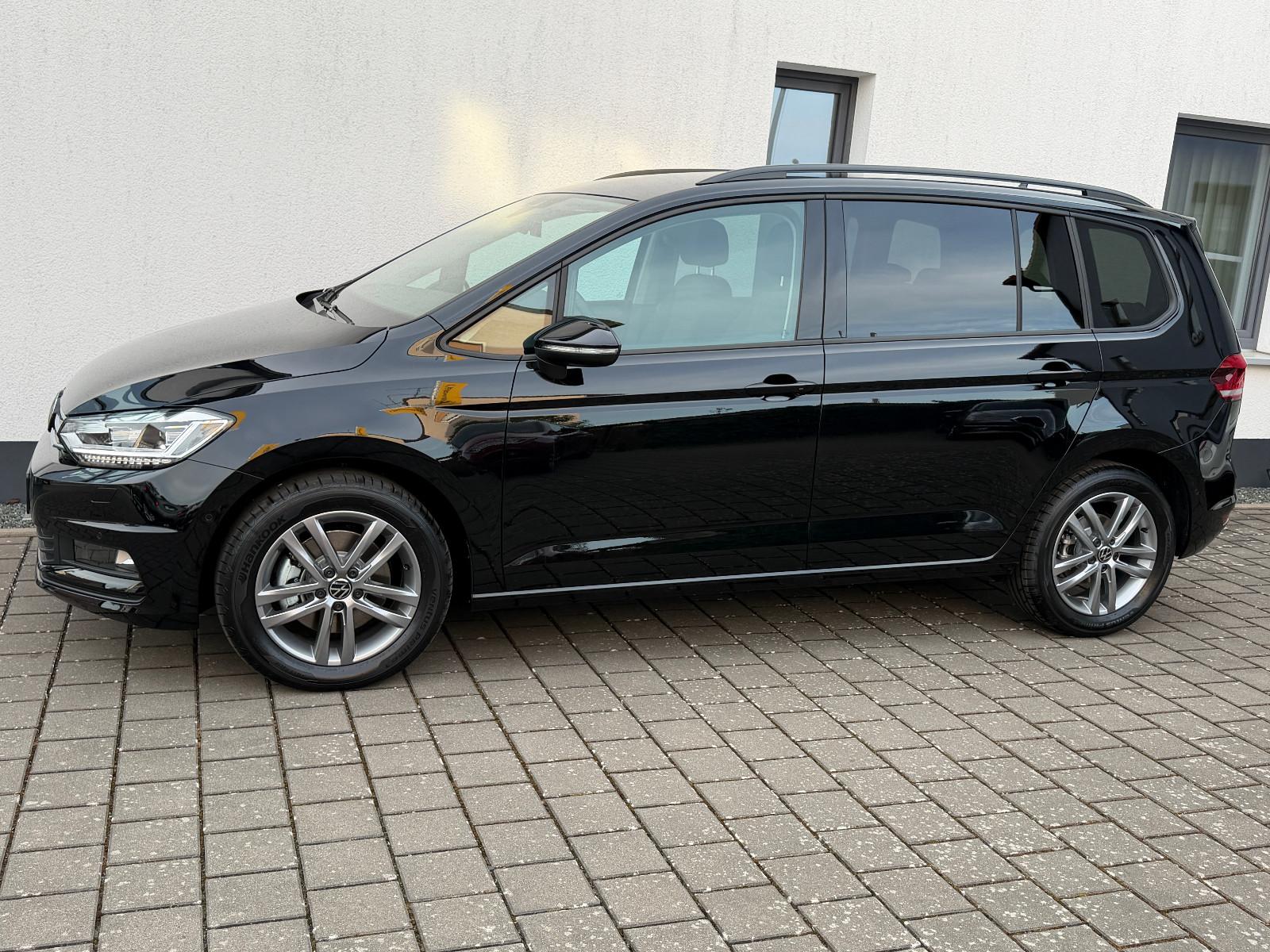 Volkswagen Touran 1.5 TSI DSG Limited (AHK,7-S,el.Heckkl.)
