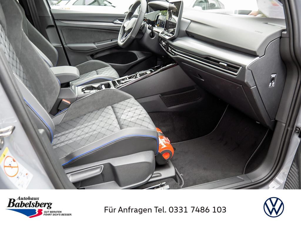 Volkswagen Golf VIII 1.5 eTSI R-Line PANO MATRIX-LED 360°
