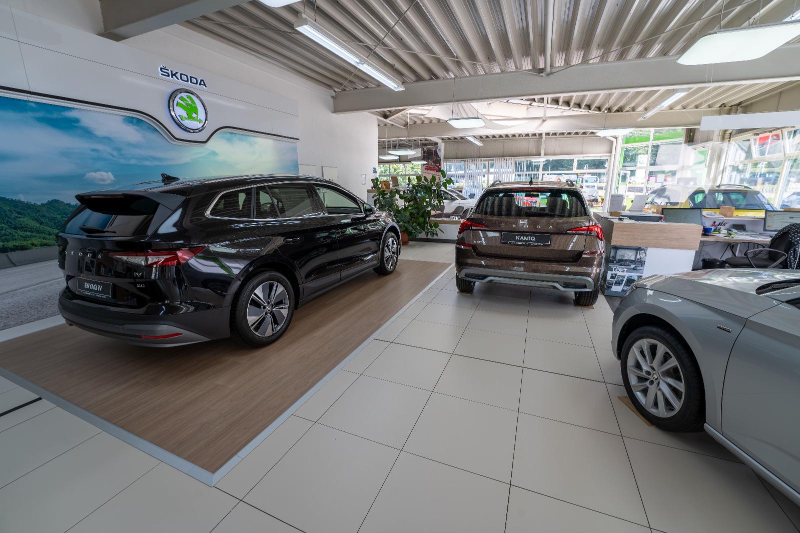 showroom-image-bottom