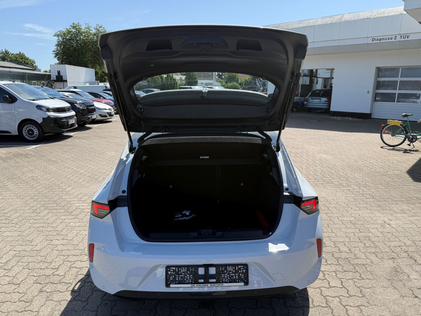 Fahrzeugabbildung Opel Astra L Edition SHZ+LHZ+Kamera+Allwetter