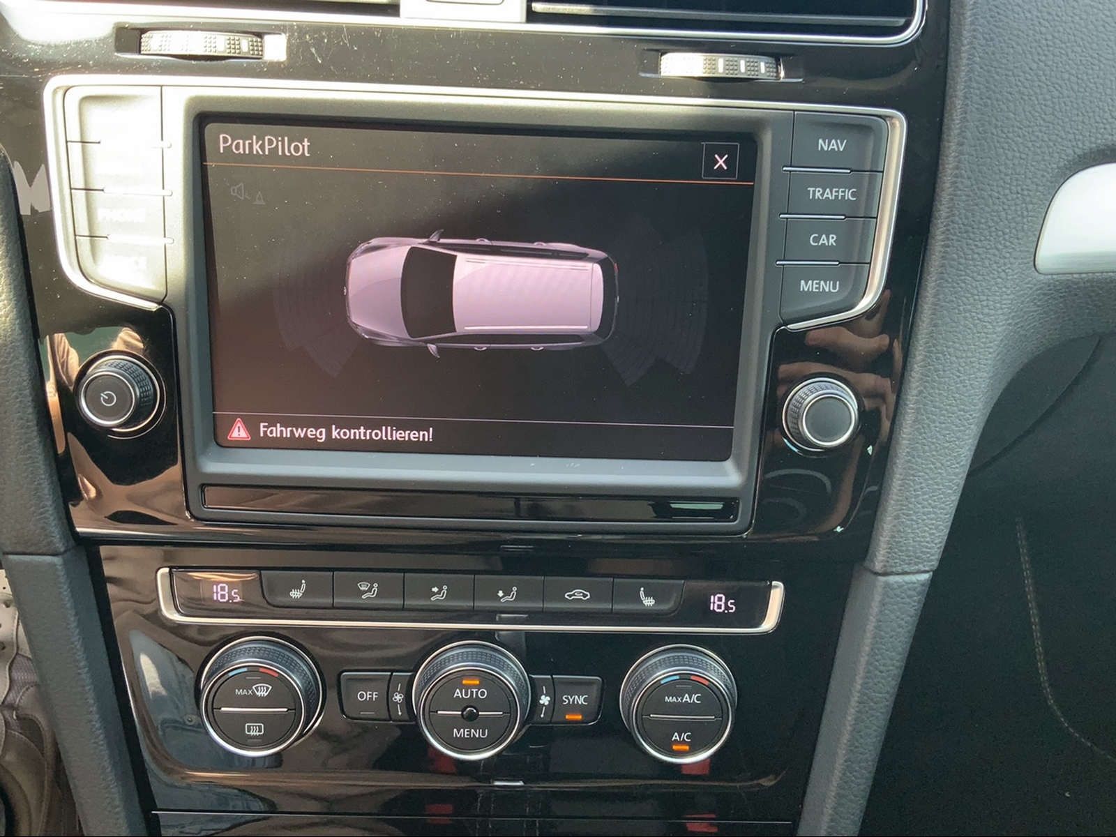 Golf VII Variant 2.0 TDI CUP AHK, NAV, SHZ, PDC.