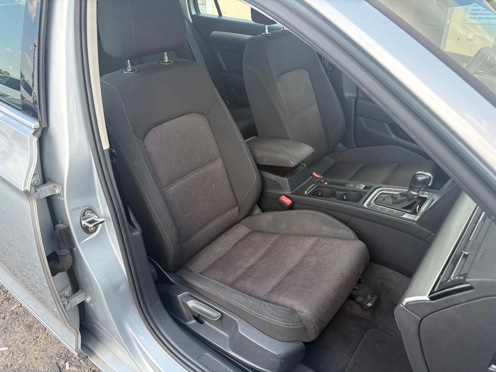 Volkswagen Passat Variant 2.0 TDI DSG Navi ACC SPORTSITZE