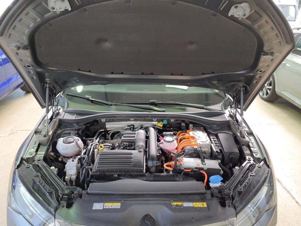 Skoda Superb iV Combi Ambition 1.4 TSI 160kW AHK*Pano