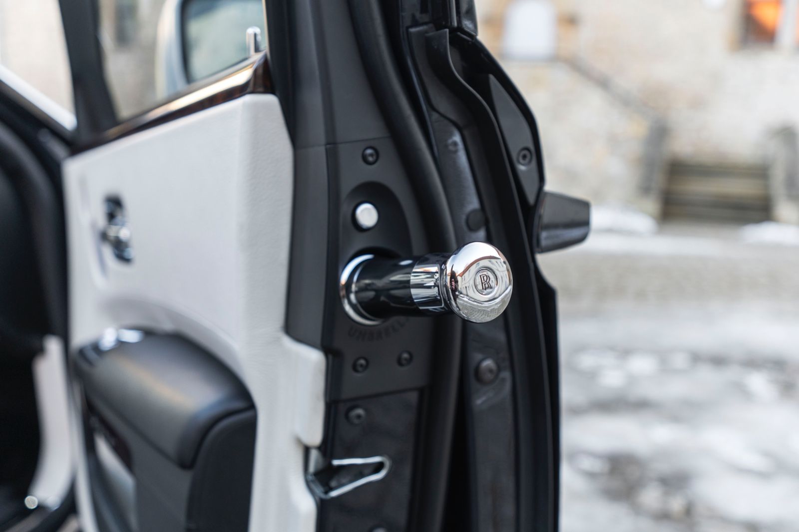 Fahrzeugabbildung Rolls-Royce Ghost V12 TWO TONE FACELIFT STERNHIMMEL KÜHLBOX